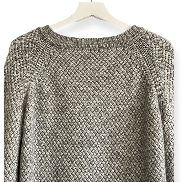 NWT‎ Theory Gray Slouchy V Neck Textured Sweater, Size M - Picture 8 of 13